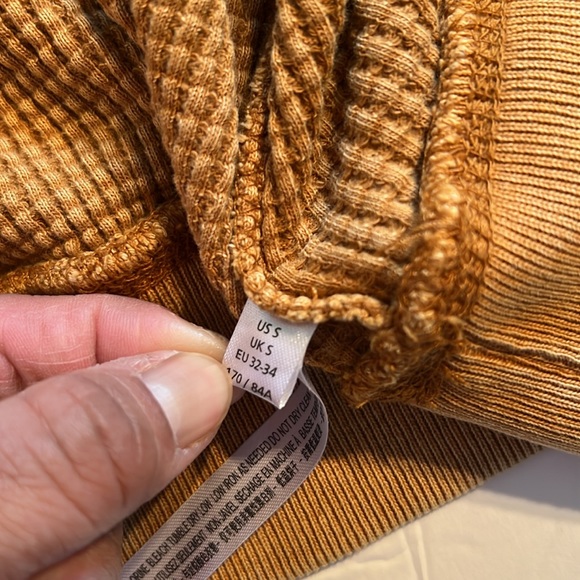 Out From Under Urban Outfitters Sweater Womens Small Brown Cropped Drop Sleeve - Picture 8 of 9